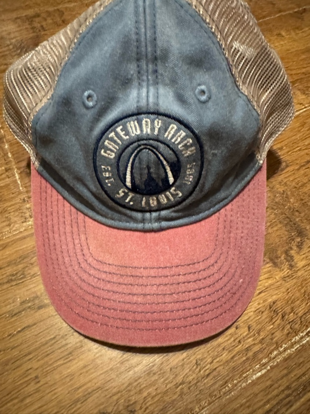 Men’s St. Louis Gateway Arch hat